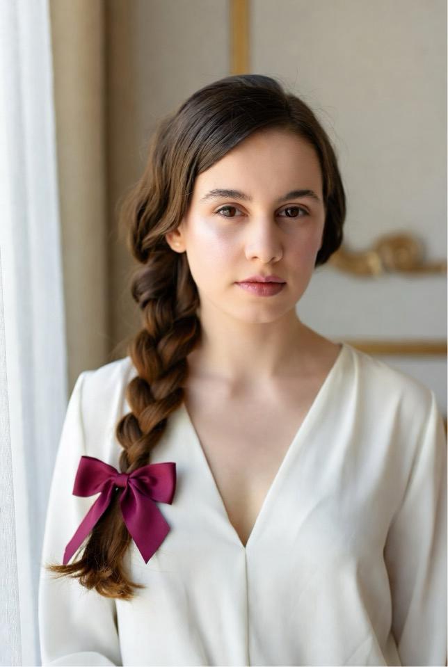 Cute Christmas Hairstyles: 15 Festive Looks to Shine This Holiday Season