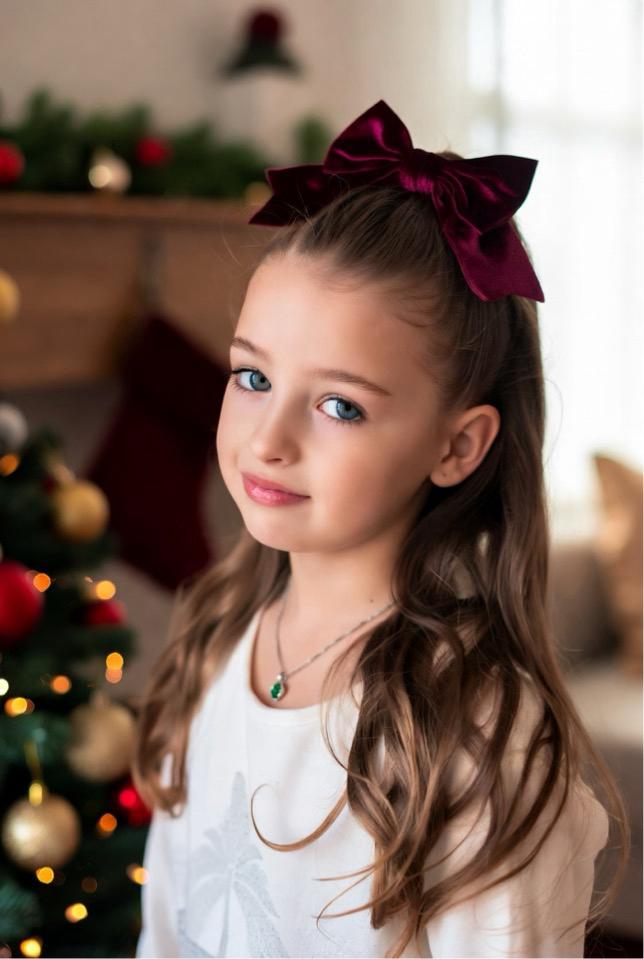 Christmas Hairstyles for Kids (Girls): 15 Cute & Festive Styles
