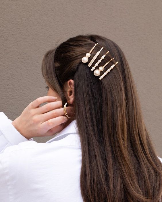 Cute Christmas Hairstyles: 15 Festive Looks to Shine This Holiday Season