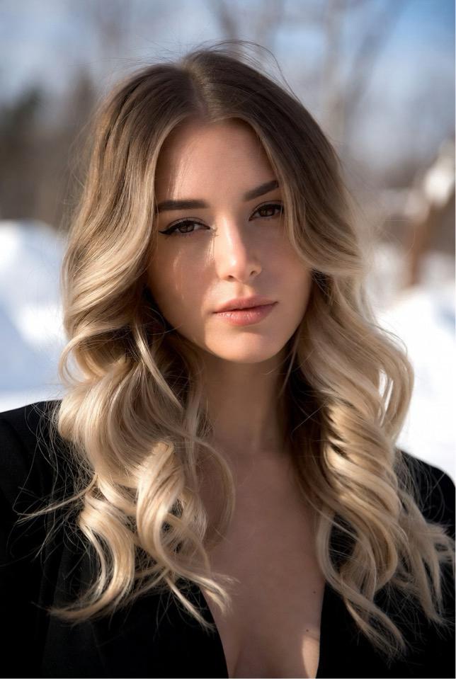 Winter Blonde Hair: 15 Trendy Shades & Stylist Tips for 2025