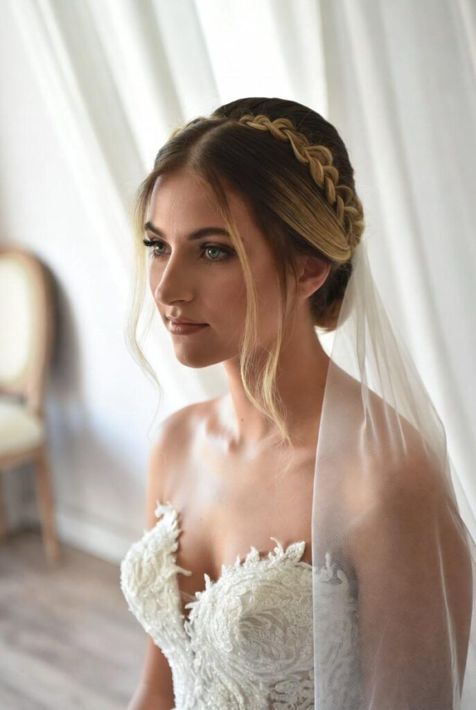 12 Simple Wedding Hairstyles for Brides Who Love Elegant & Effortless Looks