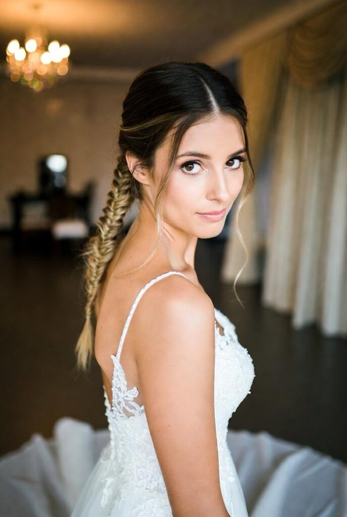 12 Simple Wedding Hairstyles for Brides Who Love Elegant & Effortless Looks
