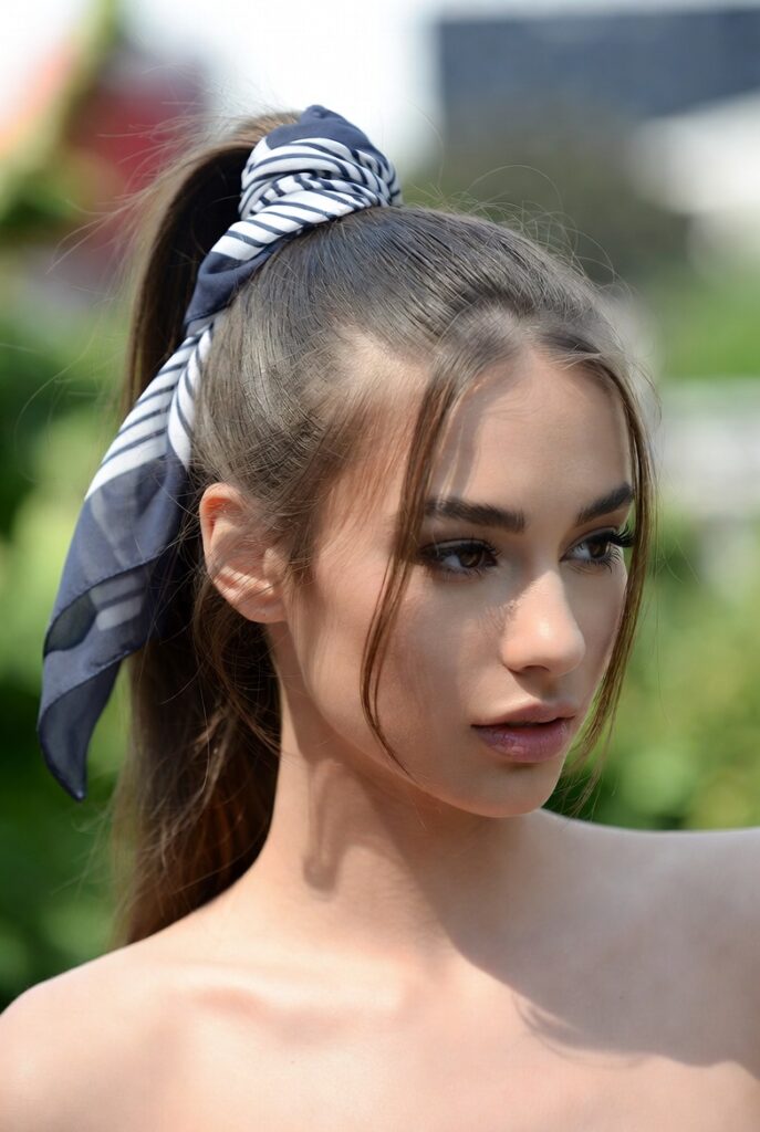 15 Trendy Party Hairstyles for Medium-Length Hair That Will Rule 2026