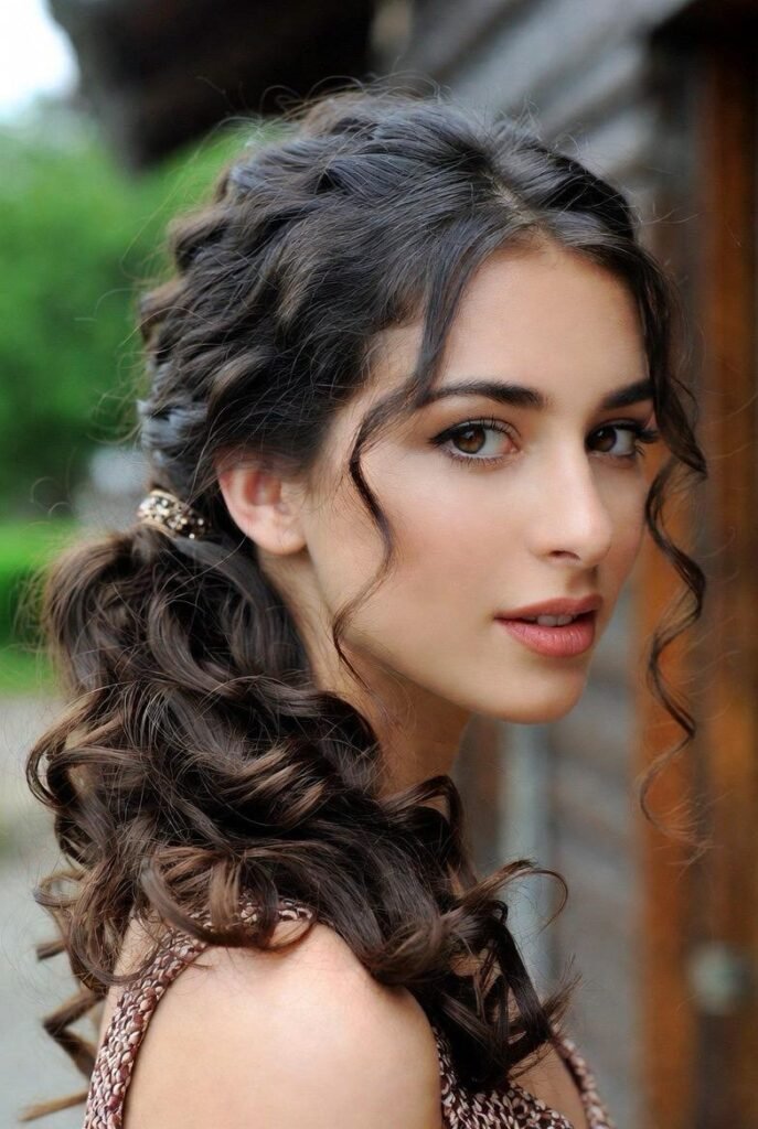 Quick Natural Hairstyles: 12 Gorgeous Looks You Can Achieve in MinutesQuick Natural Hairstyles: 12 Gorgeous Looks You Can Achieve in Minutes